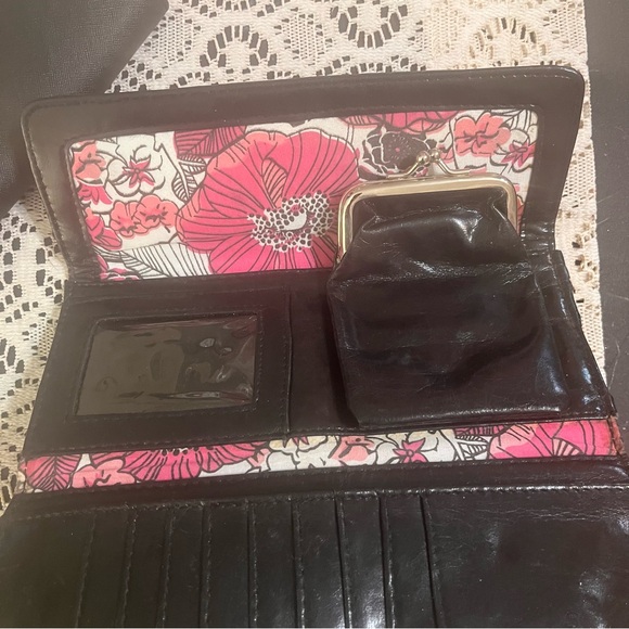 Steve Madden Black Clutch Wallet & Unbranded Black Zip Close Wristlet Wallet - Picture 5 of 12